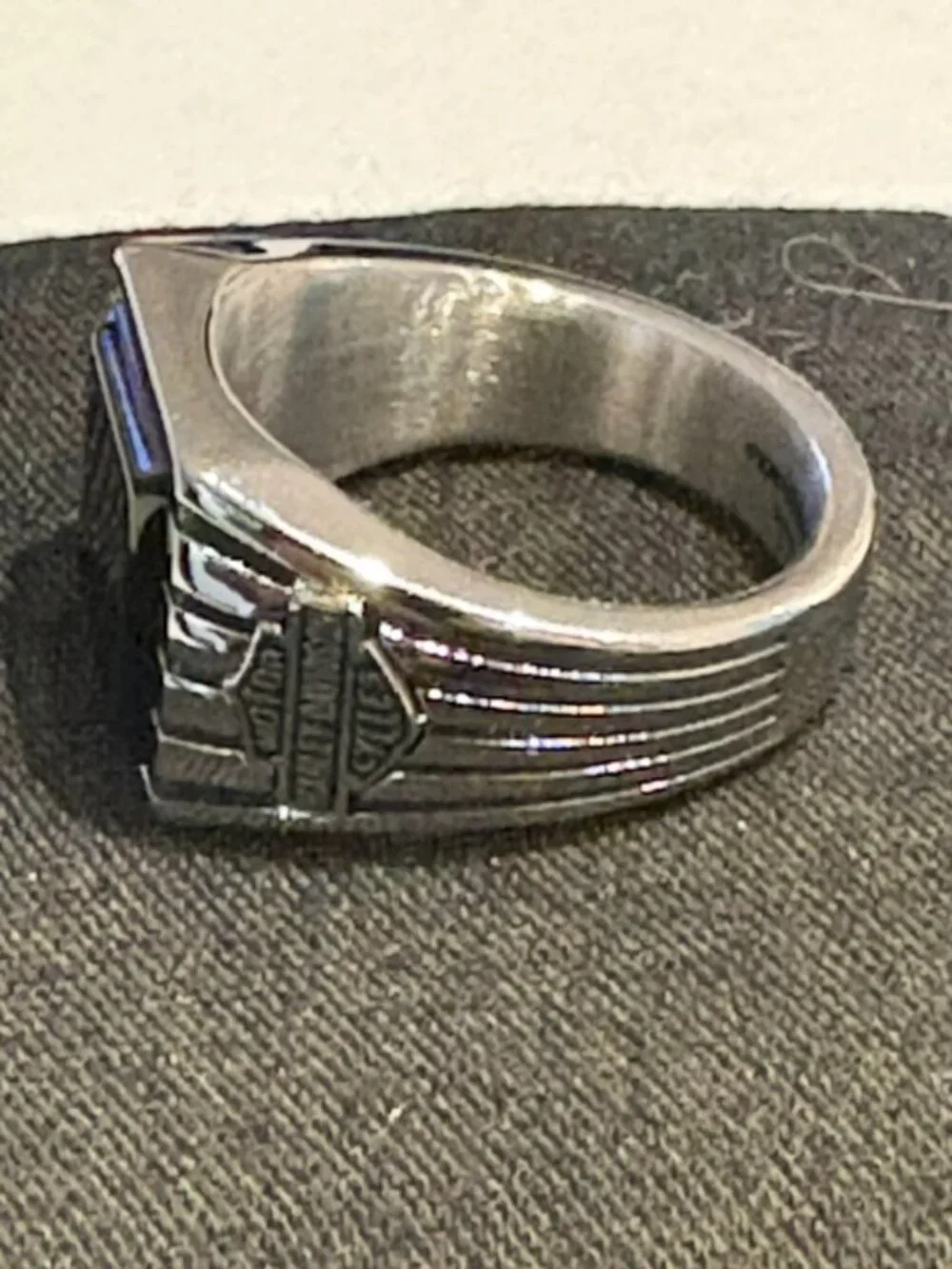 MEN'S HD STAINLESS STEEL AND ONYX RING SIZE 10